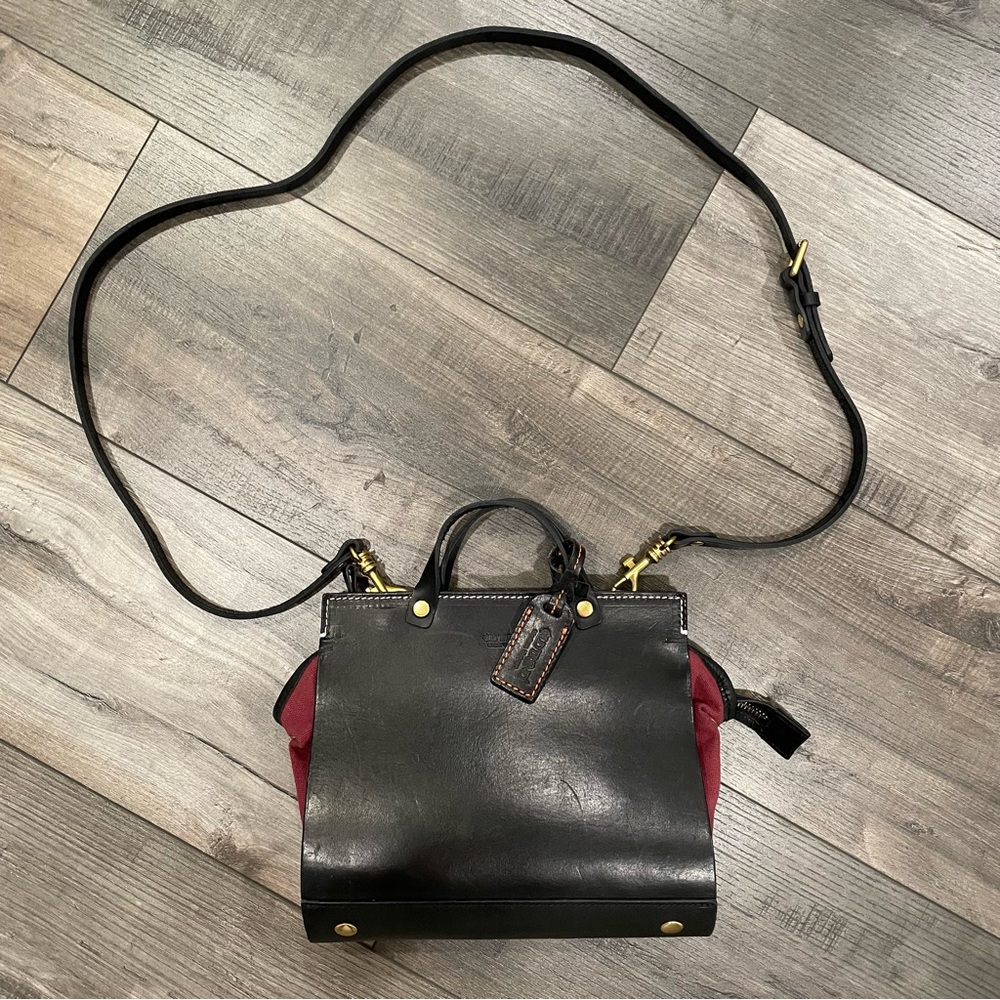 Old Trend Modern Vintage Out West Satchel  Color Black     NEW